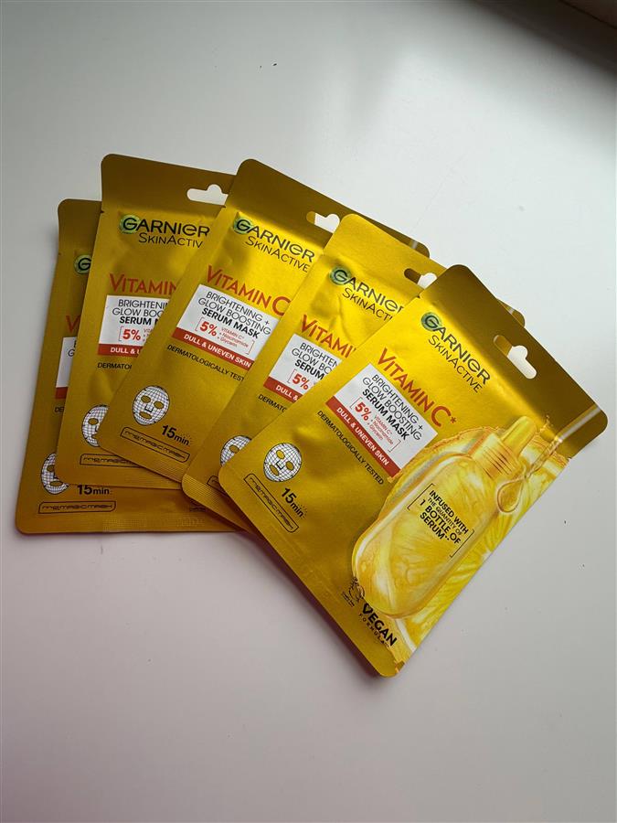 Garnier SkinActive Moisture Bomb Hydrating and Brightening Vitamin C Sheet Mask Set